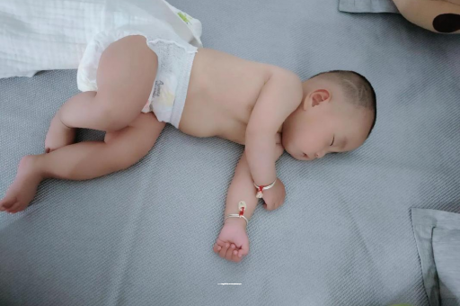 克孜勒苏宝宝流白色粘鼻涕